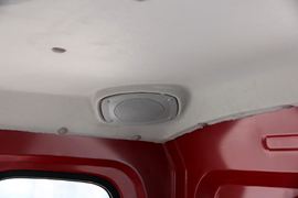 龙卡&nbsp;牵引车驾驶室                                               图片