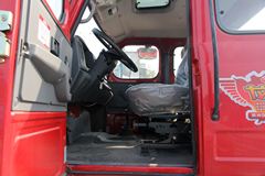 东风柳汽 龙卡 290马力 6X2 长头牵引车(LZ4231JCQ)