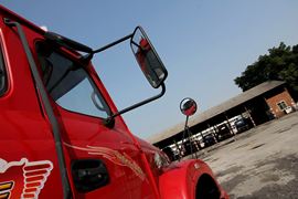 龙卡&nbsp;牵引车外观                                                图片