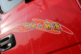 龙卡&nbsp;牵引车外观                                                图片