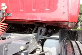 龙卡&nbsp;牵引车底盘                                                图片