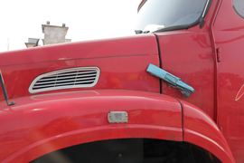 龙卡&nbsp;牵引车外观                                                图片