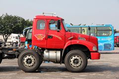 东风柳汽 龙卡 290马力 6X2 长头牵引车(LZ4231JCQ)