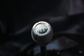 龙卡开山王&nbsp;自卸车驾驶室                                               图片