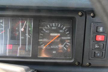 �������� ������ɽ���п� 180���� 4X2 4.2����ж��ͼƬ