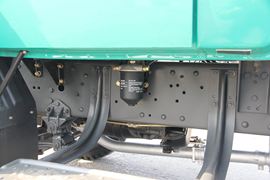 龙卡开山王&nbsp;自卸车底盘                                                图片