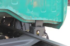 龙卡开山王&nbsp;自卸车底盘                                                图片