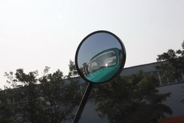 �������� ������ɽ���п� 180���� 4X2 4.2����ж��ͼƬ