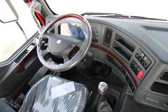 东风柳汽 霸龙重卡 340马力 8X4 8.2米自卸车(底盘)