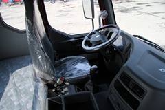 东风柳汽 霸龙重卡 340马力 8X4 8.2米自卸车(底盘)