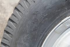 东风柳汽 乘龙中卡 140马力 4X2 6.1米仓栅式载货车(LZ5081CSLAL)