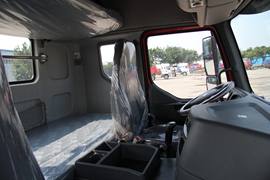 乘龙M5&nbsp;牵引车驾驶室                                               图片