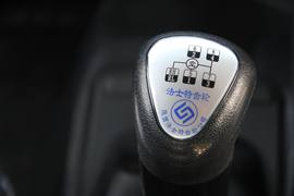 乘龙M5&nbsp;牵引车驾驶室                                               图片