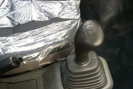 凌铃&nbsp;载货车驾驶室                                               图片