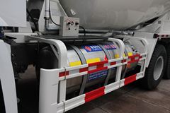 中国重汽 HOWO 380马力 6X4 LNG混凝土搅拌车(ZZ5257GJBN4047D1L)