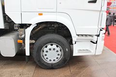 中国重汽 HOWO重卡 340马力 6X4 LNG牵引车(ZZ4257N3847D1L)