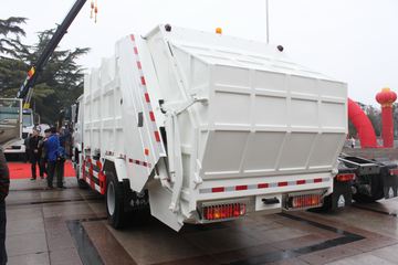 重汽豪沃(HOWO)底盘&nbsp;垃圾运输车外观图片