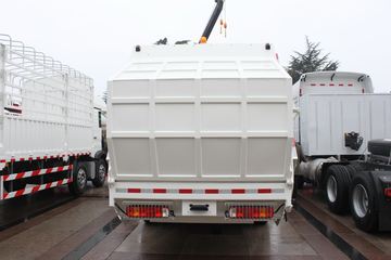 重汽豪沃(HOWO)底盘&nbsp;垃圾运输车外观图片