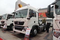 中国重汽 HOWO T5G重卡 340马力 6X4 牵引车（ZZ4257N324GC1）