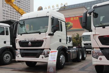 中国重汽 HOWO T5G重卡 340马力 6X4 牵引车（ZZ4257N324GC1）