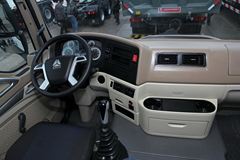 中国重汽 HOWO T5G中卡 210马力 4X2载货车底盘(ZZ1167H451GD2/H6B7M)