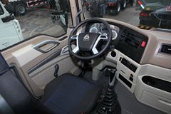 中国重汽 HOWO T5G中卡 210马力 4X2载货车底盘(ZZ1167H451GD2/H6B7M)