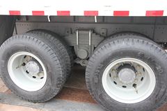 中国重汽 HOWO T5G重卡 336马力 8X4 9.5米仓栅式载货车(ZZ1317N466GD1)