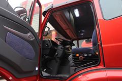 中国重汽 豪瀚重卡 336马力 6X2 牵引车(ZZ4255N25C6C1B)