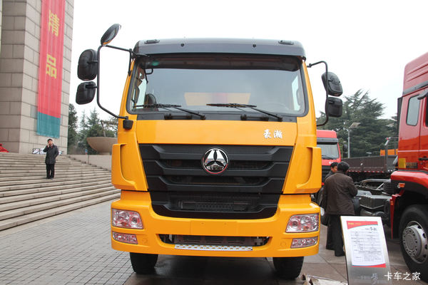 中国重汽 豪瀚J7B 复合版 340马力 8X4 6.5米自卸车