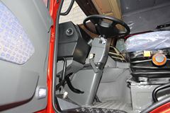 中国重汽 豪瀚重卡 340马力 6X4 牵引车(ZZ4255N3246C1B)