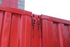 中国重汽 豪瀚J7B重卡 300马力 8X4 9.6米栏板载货车(ZZ1315M4666C1)