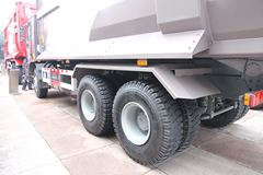 中国重汽 HOWO 371马力 6X4 宽体矿用自卸车