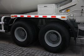 HOWO T7H&nbsp;混凝土搅拌车底盘                                                图片