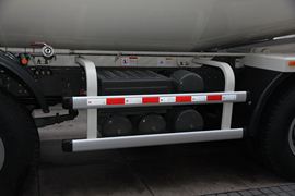 HOWO T7H&nbsp;混凝土搅拌车底盘                                                图片