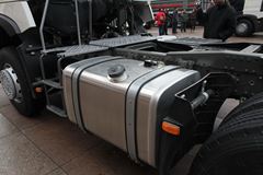 中国重汽 HOWO-T7H重卡 390马力 6X4 牵引车（ZZ4257V324MC1）