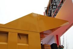 红岩 金刚矿霸 371马力 6X4 宽体矿用自卸车(CQ5763PTG384)