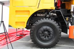 红岩 金刚矿霸 371马力 6X4 宽体矿用自卸车(CQ5763PTG384)