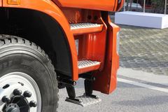 联合卡车 U280重卡 轻量化版 280马力 4X2 LNG牵引车(SQR4181NSZ-1)