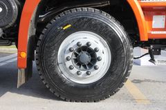 联合卡车 U400重卡 超重载型 400马力 6X4 LNG牵引车(SQR4251N6ZT4)
