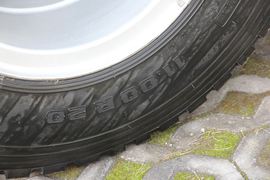 联合U系&nbsp;载货车底盘                                                图片