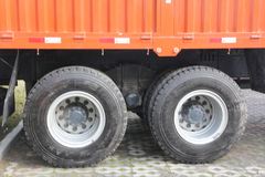 联合卡车 U340 标载型 340马力 8X4 9.6米仓栅式载货车(SQR5310CCYD6T6)