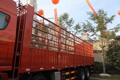 联合卡车 U340 标载型 340马力 8X4 9.6米仓栅式载货车(SQR5310CCYD6T6)