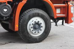 联合卡车 U340 标载型 340马力 8X4 9.6米仓栅式载货车(SQR5310CCYD6T6)