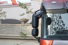 联合卡车 U340 标载型 340马力 8X4 9.6米仓栅式载货车(SQR5310CCYD6T6)