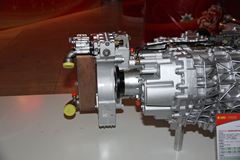 中国重汽HW19712L 12挡 手动变速箱