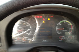 重汽豪沃(HOWO)底盘&nbsp;混凝土搅拌车驾驶室                                               图片