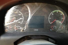 重汽豪沃(HOWO)底盘&nbsp;混凝土搅拌车驾驶室                                               图片