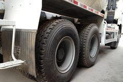 中国重汽 HOWO 336马力 6X4 混凝土搅拌车(青专牌)(QDZ5258GJBA)