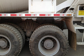 重汽豪沃(HOWO)底盘&nbsp;混凝土搅拌车底盘                                                图片