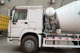 重汽豪沃(HOWO)底盘&nbsp;混凝土搅拌车外观                                                图片